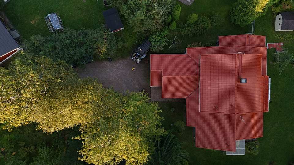 Katon maalari jyväskylä, katon pinnoitus jyväskylä, katon pinnoittaja jyväskylä, katon peseminen jyväskylä, milloin katto kannattaa maalata, miten kattoa ei tarvitse vaihtaa