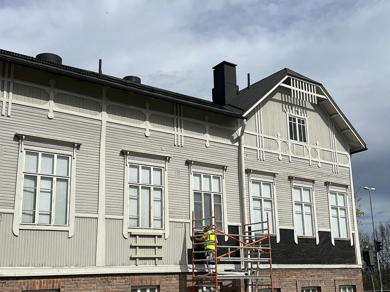 Julkisivuremontti Vaasankadulla, toteuttajana Maalausliike Teplar Oy